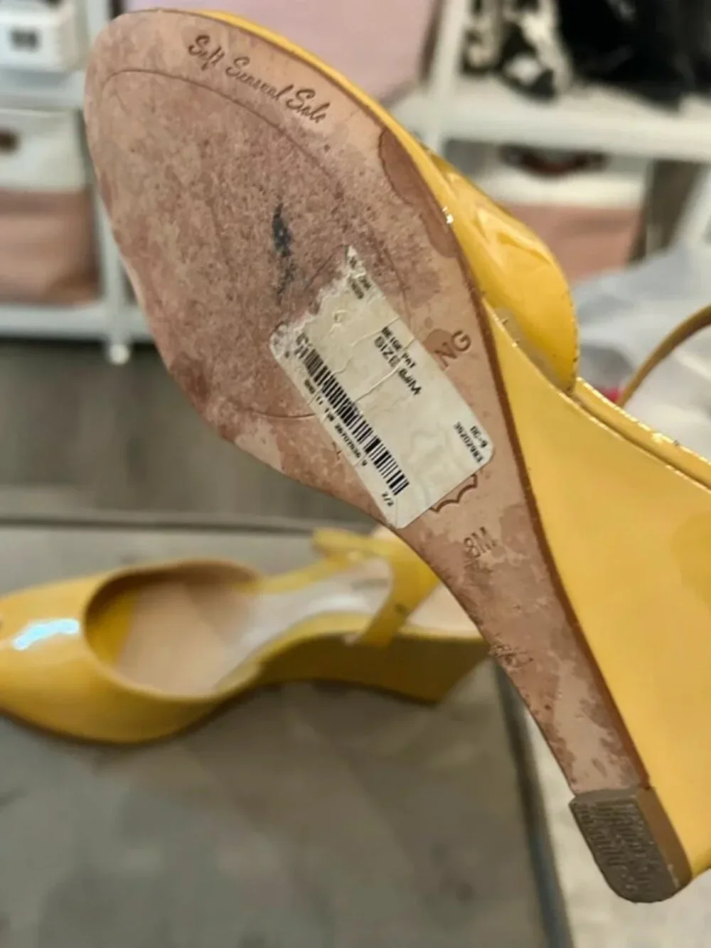 Mustard shoe